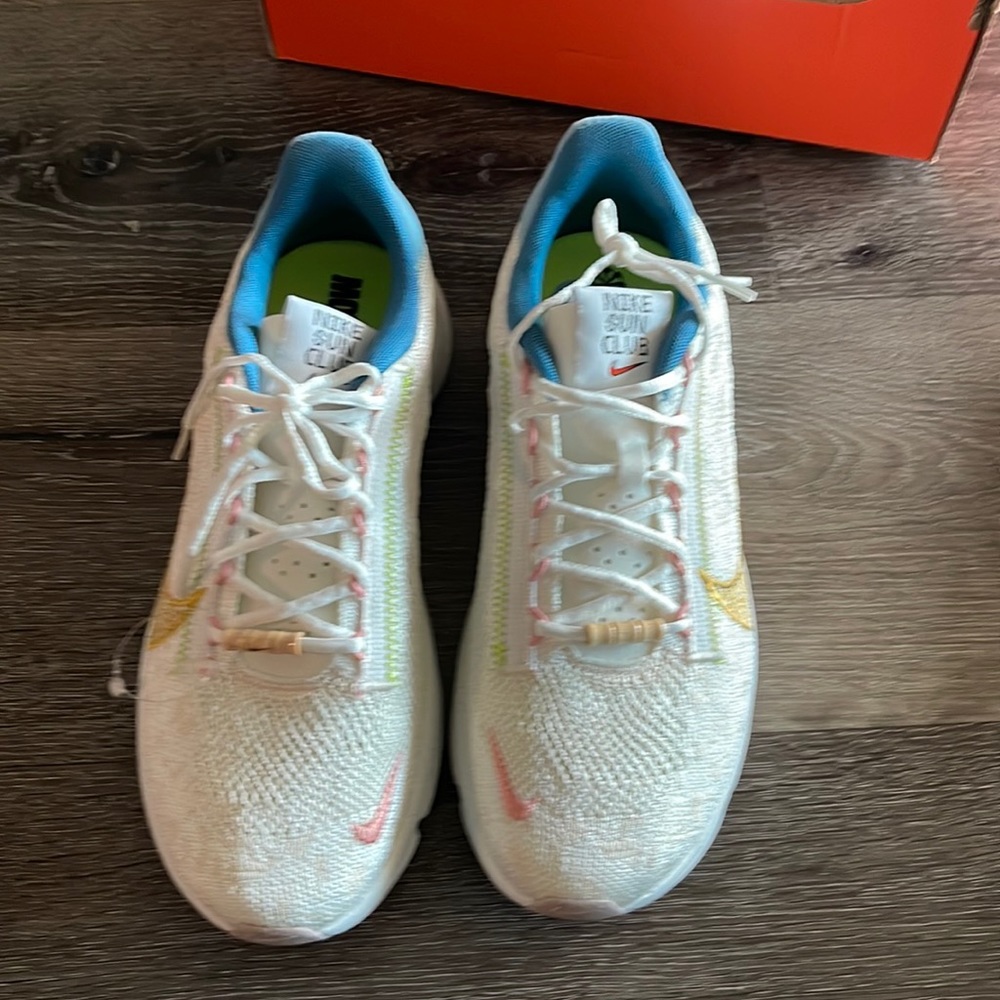 Brand New: Nike Sun club sneakers size 9